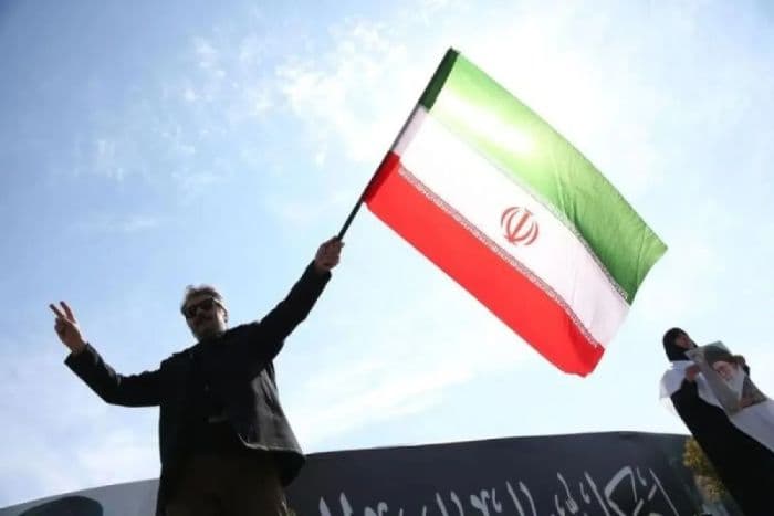 iran_ancam_hentikan_ekspor_minyak_negara_di_kawasan