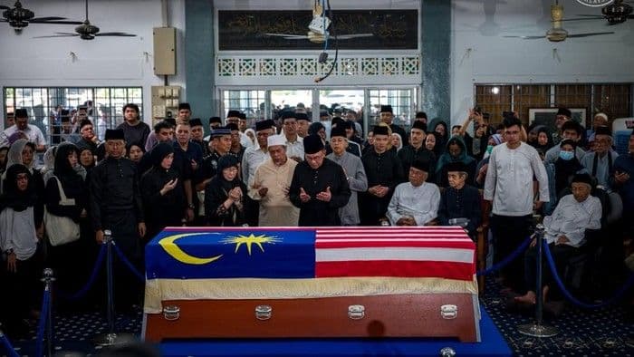 istri_mahathir_mohamad_siti_hasmah_meninggal_dunia_di_usia_100_tahun