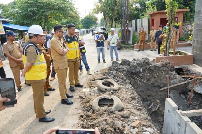 rico_waas_perintahkan_jajarannya_respon_cepat_keluhan_warga_soal_banjir_
