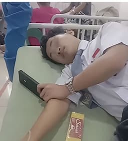 diduga_dipukul_guru_siswa_smk_di_dairi_muntahmuntah_dan_dilarikan_ke_rsud_sidikalang_
