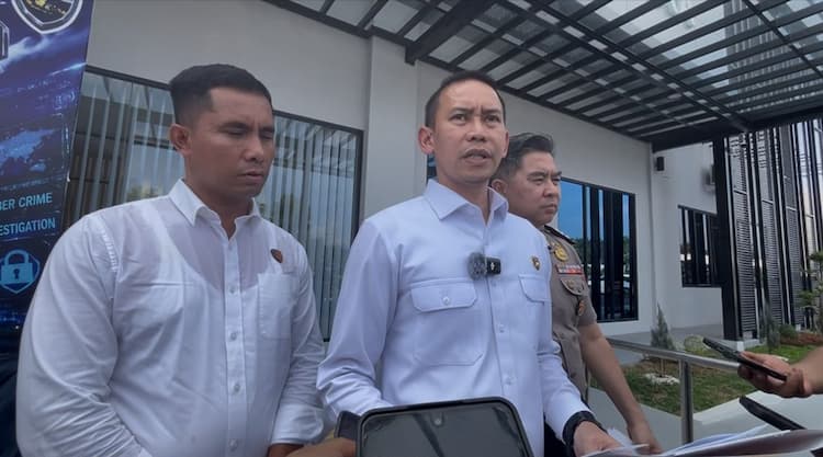 penuhi_panggilan_polisi_konten_kreator_aleh_masih_berstatus_saksi