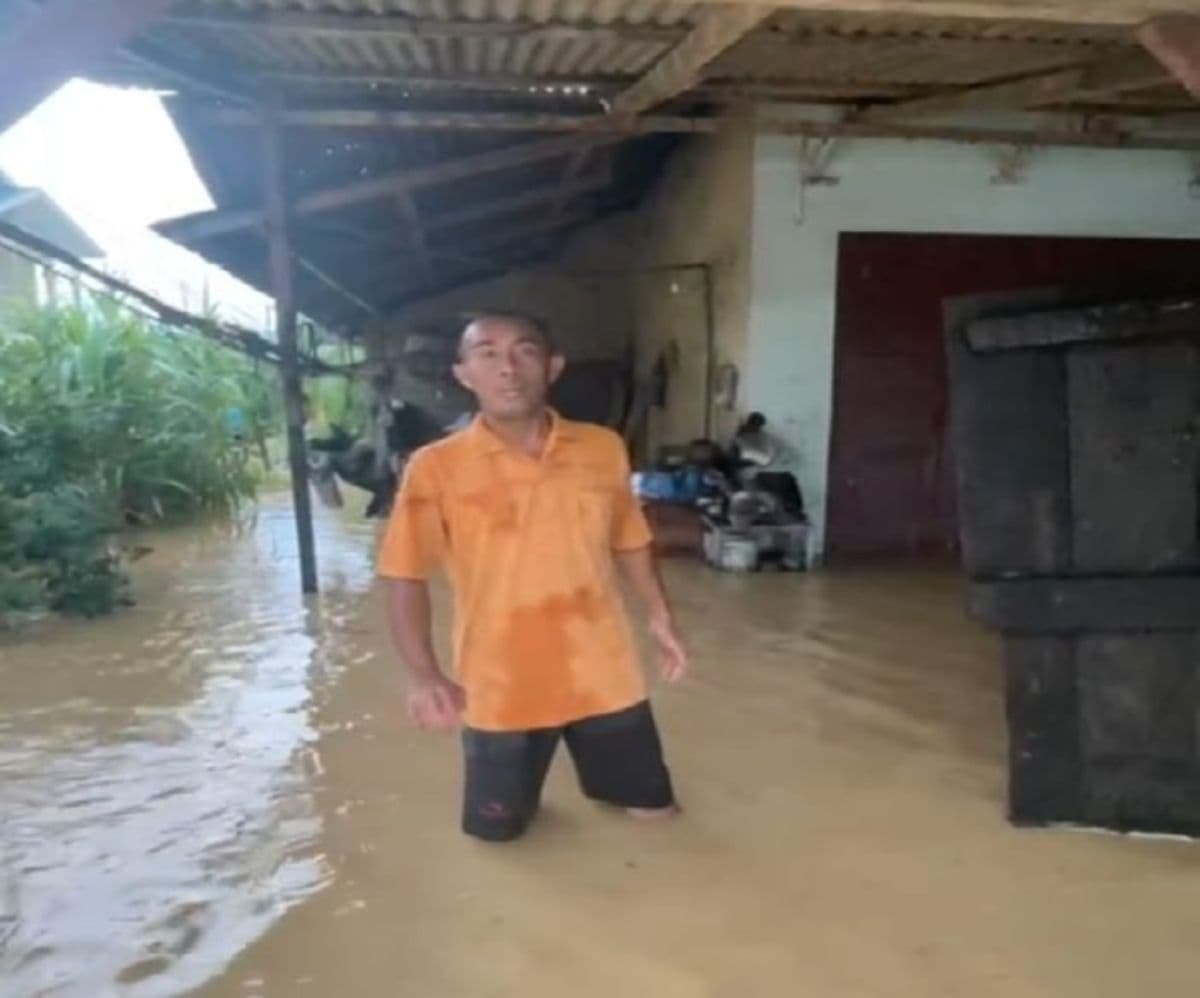 ratusan_rumah_di_deli_serdang_terendam_banjir_sungai_belumai_dan_ular_meluap_