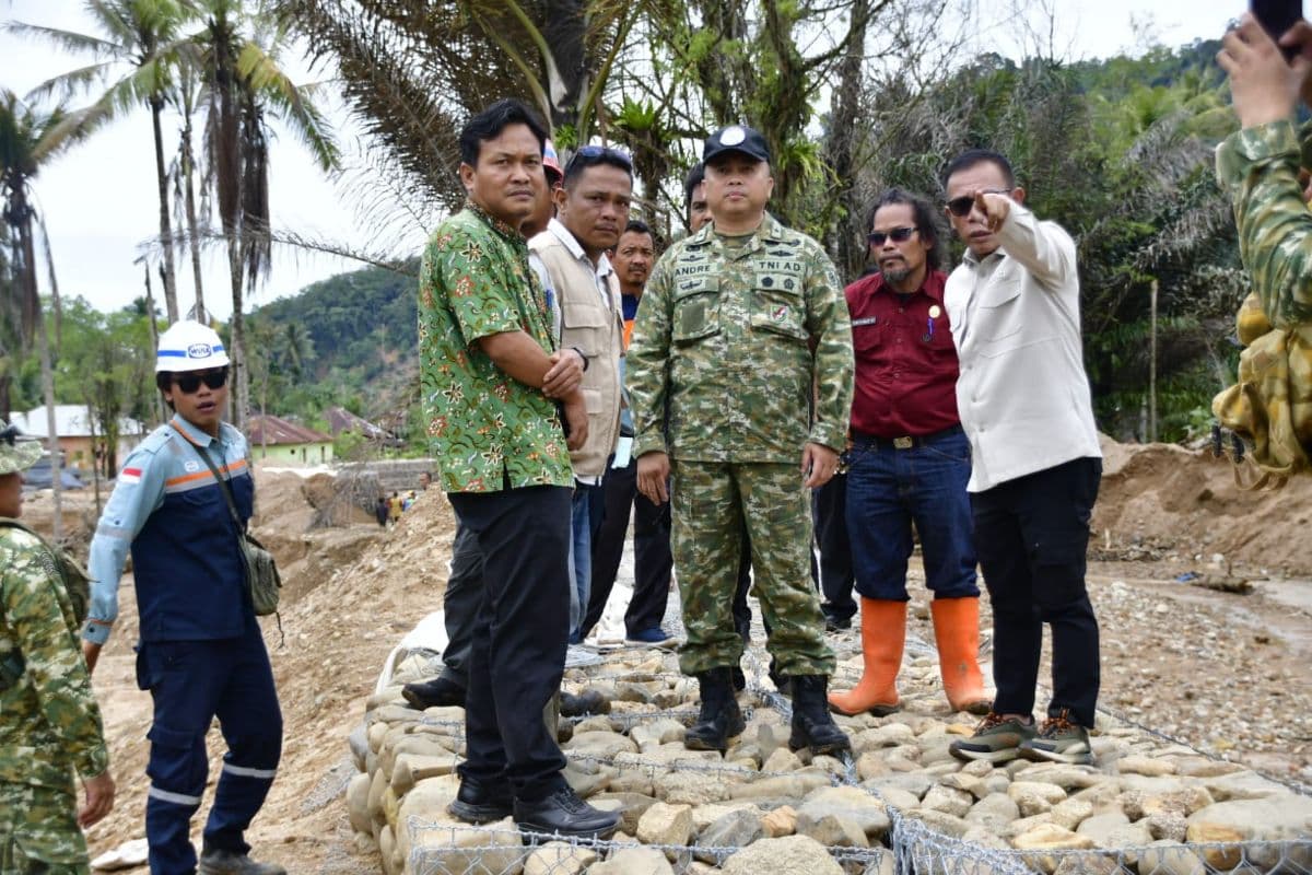 satgas_prr_tinjau_lokasi_bencana_di_tapteng_infrastruktur_permanen_jadi_prioritas