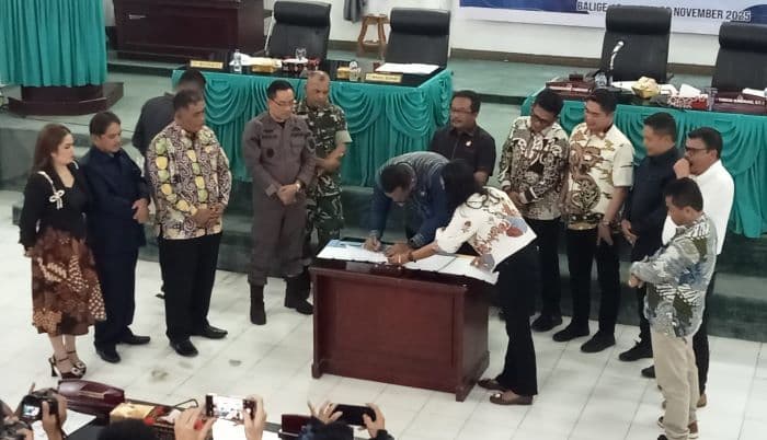 apbd_perubahan_toba_2026_disepakati_menjadi_perda