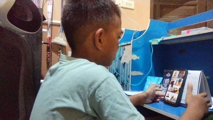 diliburkan_karena_cuaca_ekstrem_pelajar_di_asahan_tetap_belajar_secara_daring