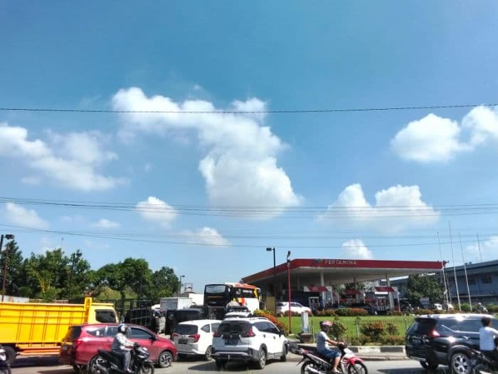 distribusi_terganggu_akibat_banjir_pastikan_stok_bbm_aman_pertamina_jangan_panic_buying