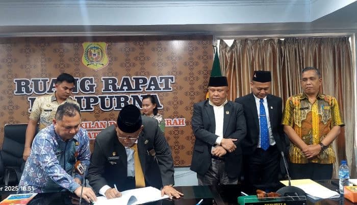dprd_dairi_rekomendasikan_bupati_minta_pencabutan_izin_pt_gruti_kepada_menteri_kehutanan