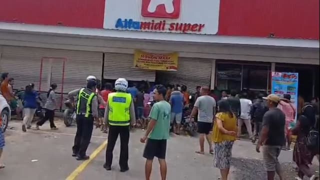 longsor_sumut_isolasi_sibolgatapteng_warga_krisis_pangan_minimarket_dijarah