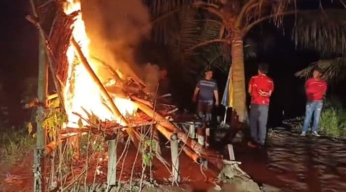 polisi_bakar_barak_narkoba_di_tanjung_pura_langkat