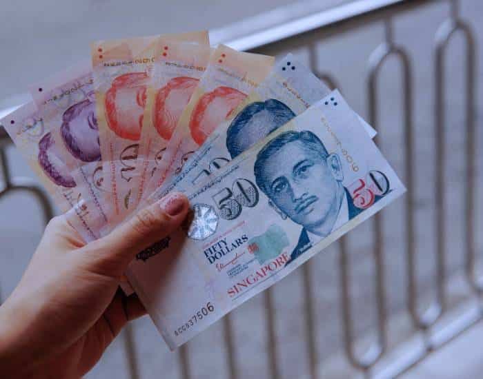 pria_singapura_dipenjara_12_minggu_usai_habiskan_uang_salah_transfer_ntu
