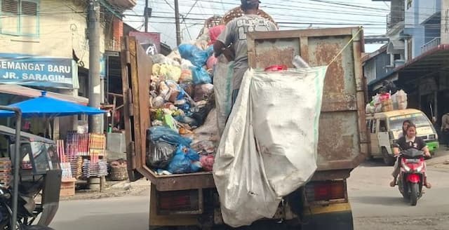 tumpukan_sampah_marak_di_sidikalang_pemkab_dairi_minta_warga_daftarkan_layanan_pengangkutan_