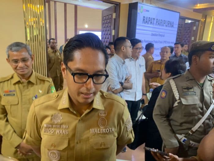 wali_kota_rico_waas_jangan_rayakan_tahun_baru_2026_berlebihan_fokus_tangani_banjir