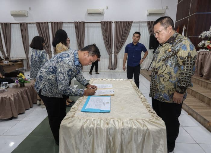teken_perjanjian_kinerja_2026_wali_kota_wesly_silalahi_tekankan_akuntabilitas_dan_evaluasi_berkala