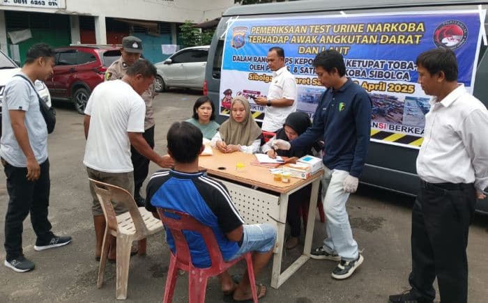 polres_sibolga_pastikan_sopir_dan_awak_kapal_bebas_narkoba