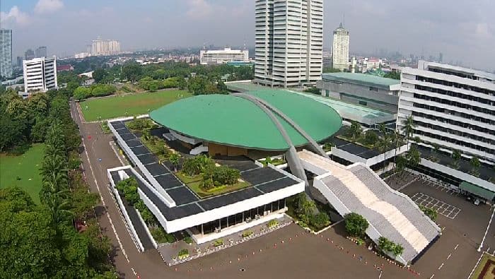 dpr_terapkan_efisiensi_rapat_tanpa_snack_penggunaan_lift_dan_listrik_dibatasi
