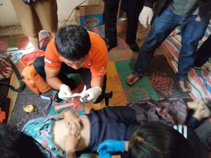 remaja_15_tahun_ditemukan_tewas_tergantung_di_samosir