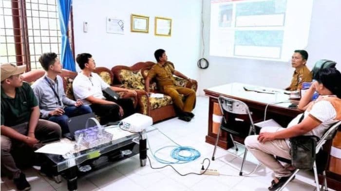 diskominfo_tapteng_gandeng_salah_satu_provider_atasi_blank_spot_internet_di_28_desa_