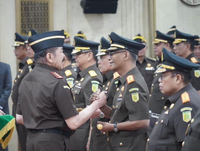 muhibuddin_resmi_jabat_kajati_sumut_wakajati_ikut_diganti