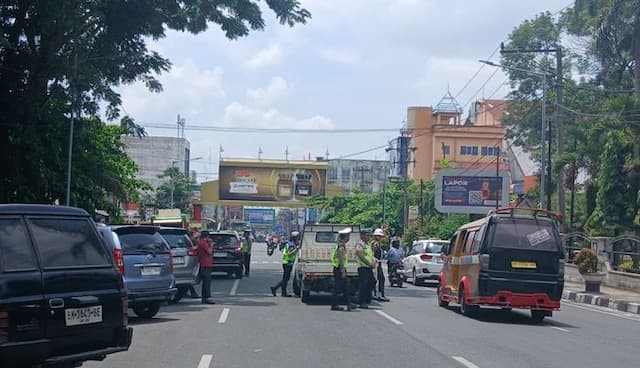 operasi_sadar_pajak_di_pematangsiantar_raup_rp18_juta_warga_antusias_bayar_di_tempat