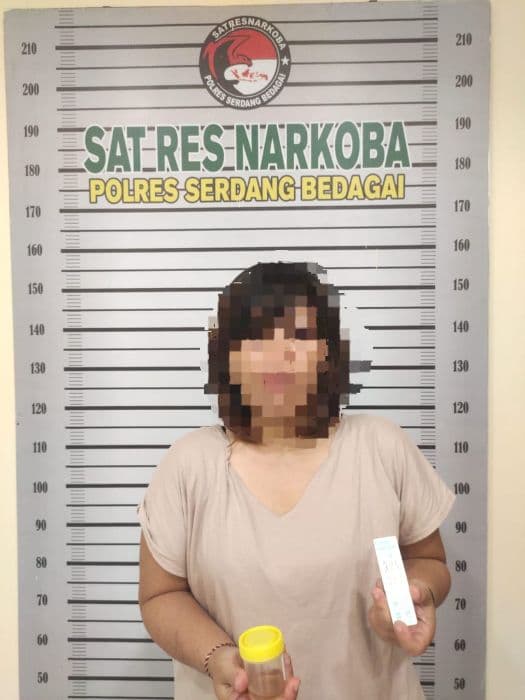 polisi_tangkap_2_pengedar_ekstasi_di_sergai_5_butir_pil_dan_motor_disita