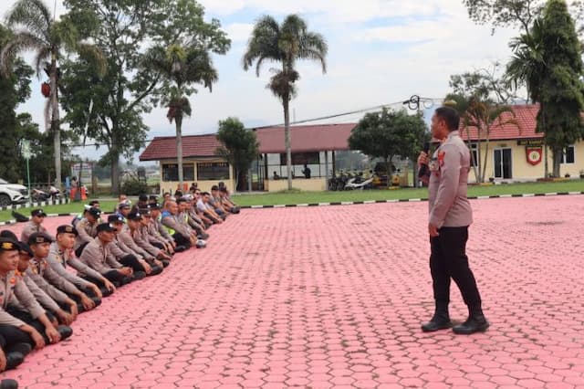 polres_toba_siaga_satu_antisipasi_aksi_unjuk_rasa_may_day_besok