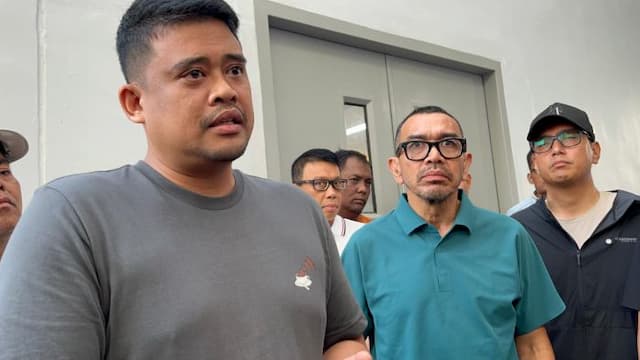 bobby_nasution_soroti_lapangan_latihan_piala_aff_u19_di_medan_yang_belum_siap