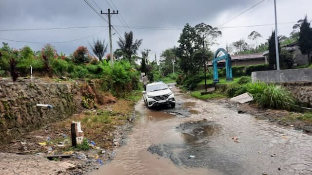 jalur_wisata_danau_toba_tigaras_diperbaiki_warga_jalan_di_nagori_sibuntuon_kapan_