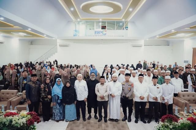 wabup_labuhanbatu_apresiasi_ponpes_salafiyah_raudlatul_uluum_cetak_hafiz_30_juz