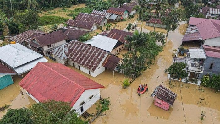 banjir_dan_longsor_landa_kendari_ratusan_keluarga_mengungsi