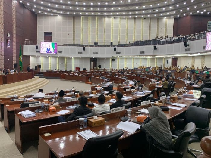 hanya_29_persen_anggota_dprd_sumut_hadiri_paripurna_reses