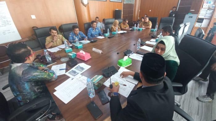tak_bawa_data_saat_rdp_komisi_iv_dprd_medan_usir_kasi_trantib_medan_denai