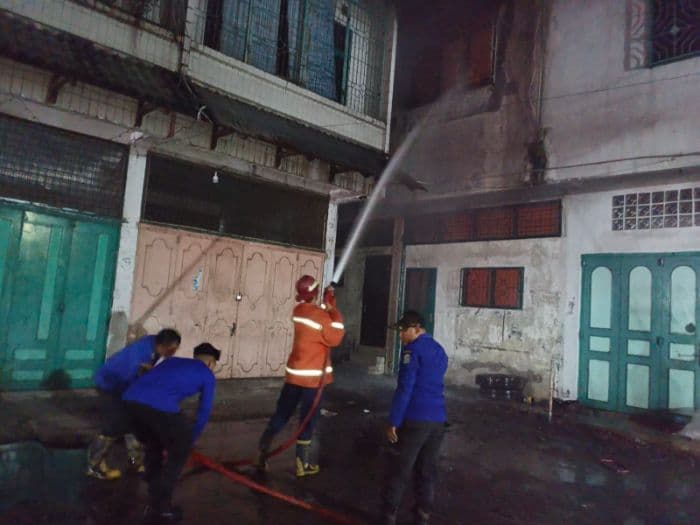_ruko_usaha_laundry_di_binjai_terbakar