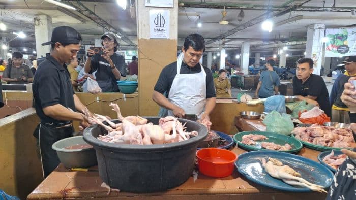 waspada_pelemahan_daya_beli_harga_pakan_naik_daging_ayam_di_sumut_justru_anjlok_