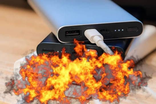 mengapa_powerbank_bisa_keluarkan_api_di_pesawat