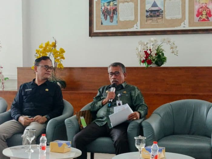 pemprov_sumut_ajak_warga_kibarkan_bendera_merah_putih_mulai_1_agustus