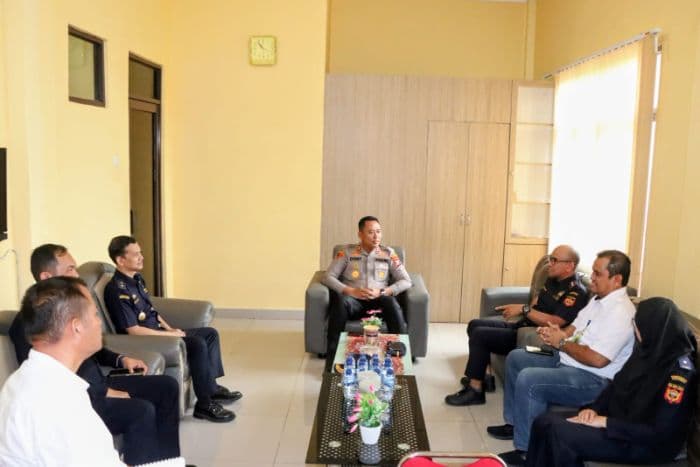 polres_batu_bara_siap_dukung_bea_cukai_kuala_tanjung_berantas_penyelundupan_barang_ilegal
