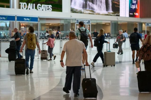 bandara_nashville_diusulkan_berganti_nama_jadi_dolly_parton