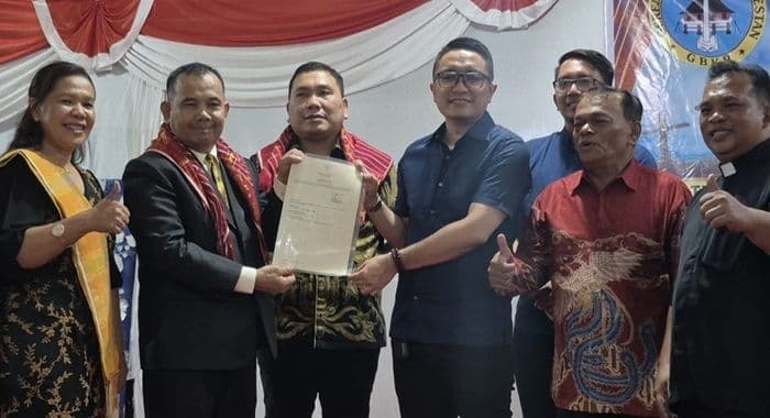 kado_hut_ke64_gbkp_simpang_awas_binjai_akhirnya_kantongi_sertifikat_shm_