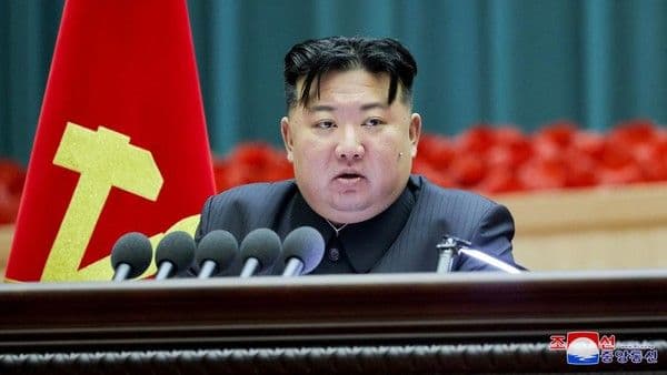 kim_jong_un_pecat_menteri_pertahanan_korea_utara