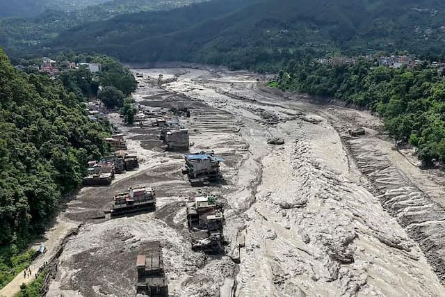 korban_banjir_nepaltibet_jadi_804_tewas_dan_3048_hilang_ancaman_banjir_susulan_muncul