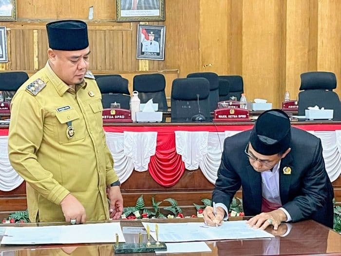 dprd_batu_bara_sahkan_ranperda_papbd_2025_jadi_perda_apbd_alami_defisit