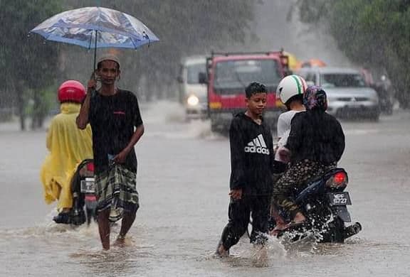kota_medan_masuki_musim_hujan_bmkg_masyarakat_diimbau_waspada