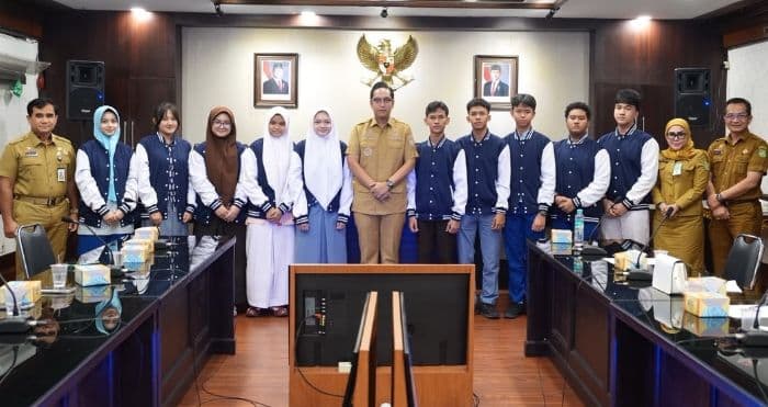 dua_siswa_man_1_medan_ikuti_pertukaran_pelajar_ke_ipoh_malaysia