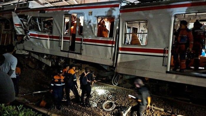 masinis_ka_anggrek_jadi_tersangka_ini_fakta_pengereman_sebelum_tabrak_krl_bekasi