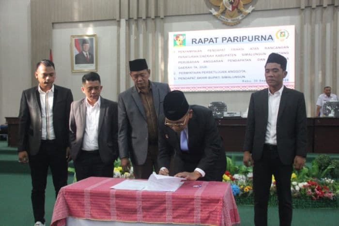 tujuh_fraksi_dprd_simalungun_setujui_ranperda_papbd_2026