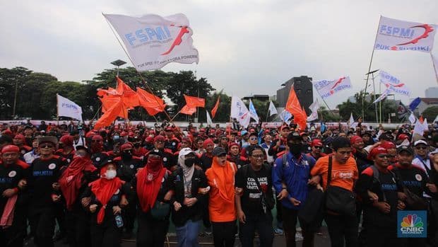 ribuan_buruh_gelar_aksi_nasional_di_jakarta_hari_ini_ini_tuntutannya