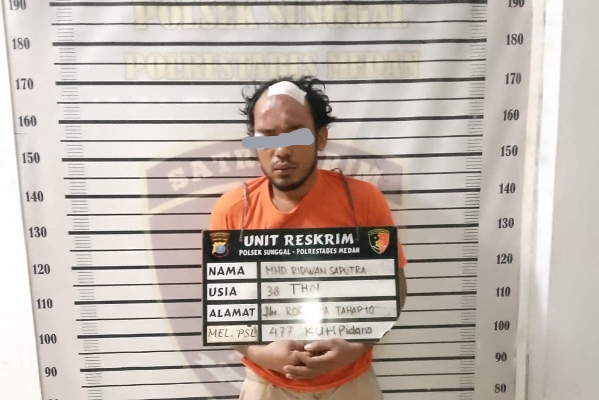 ketahuan_curi_aki_truk_pria_di_medan_babak_belur_dihakimi_warga