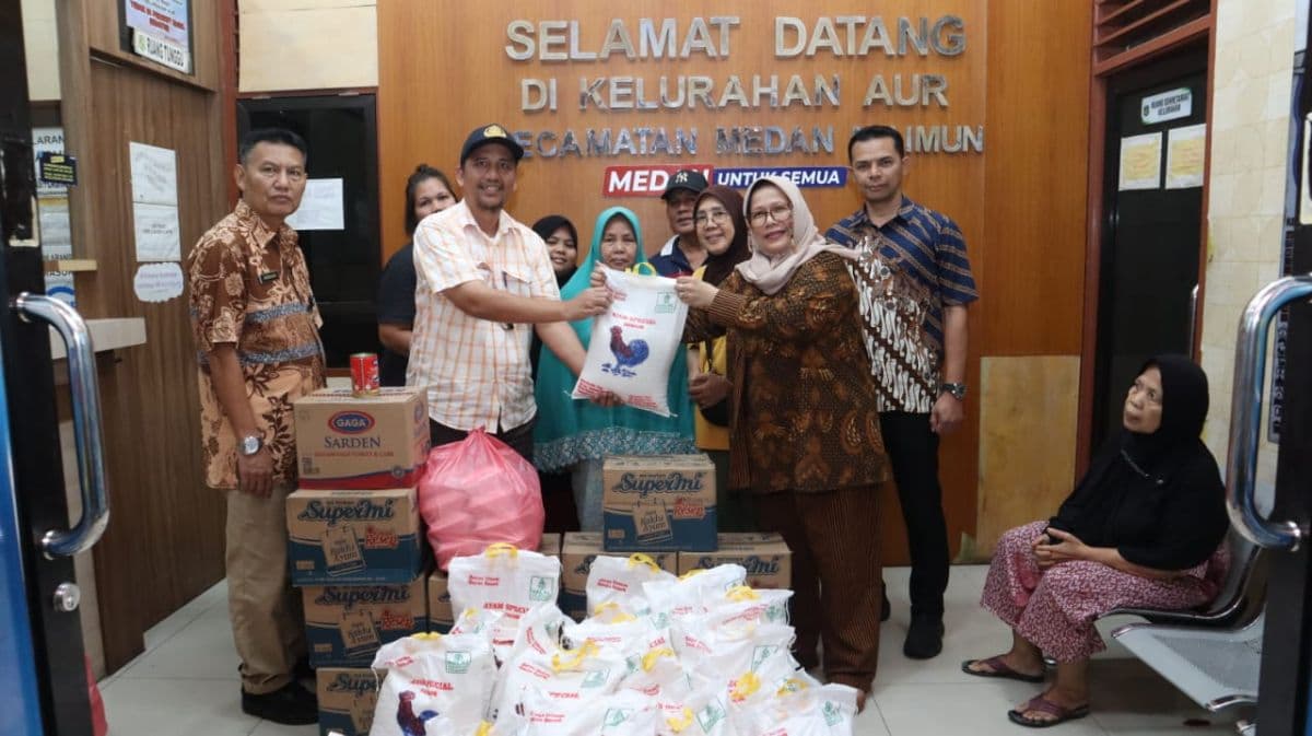 peduli_korban_banjir_ptpn_iv_regional_ii_salurkan_bantuan_di_medan