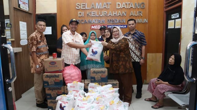 peduli_korban_banjir_ptpn_iv_regional_ii_salurkan_bantuan_di_medan