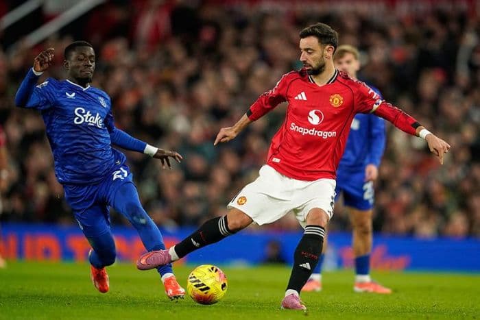 crystal_palace_unggul_10_atas_manchester_united_di_babak_pertama_liga_primer